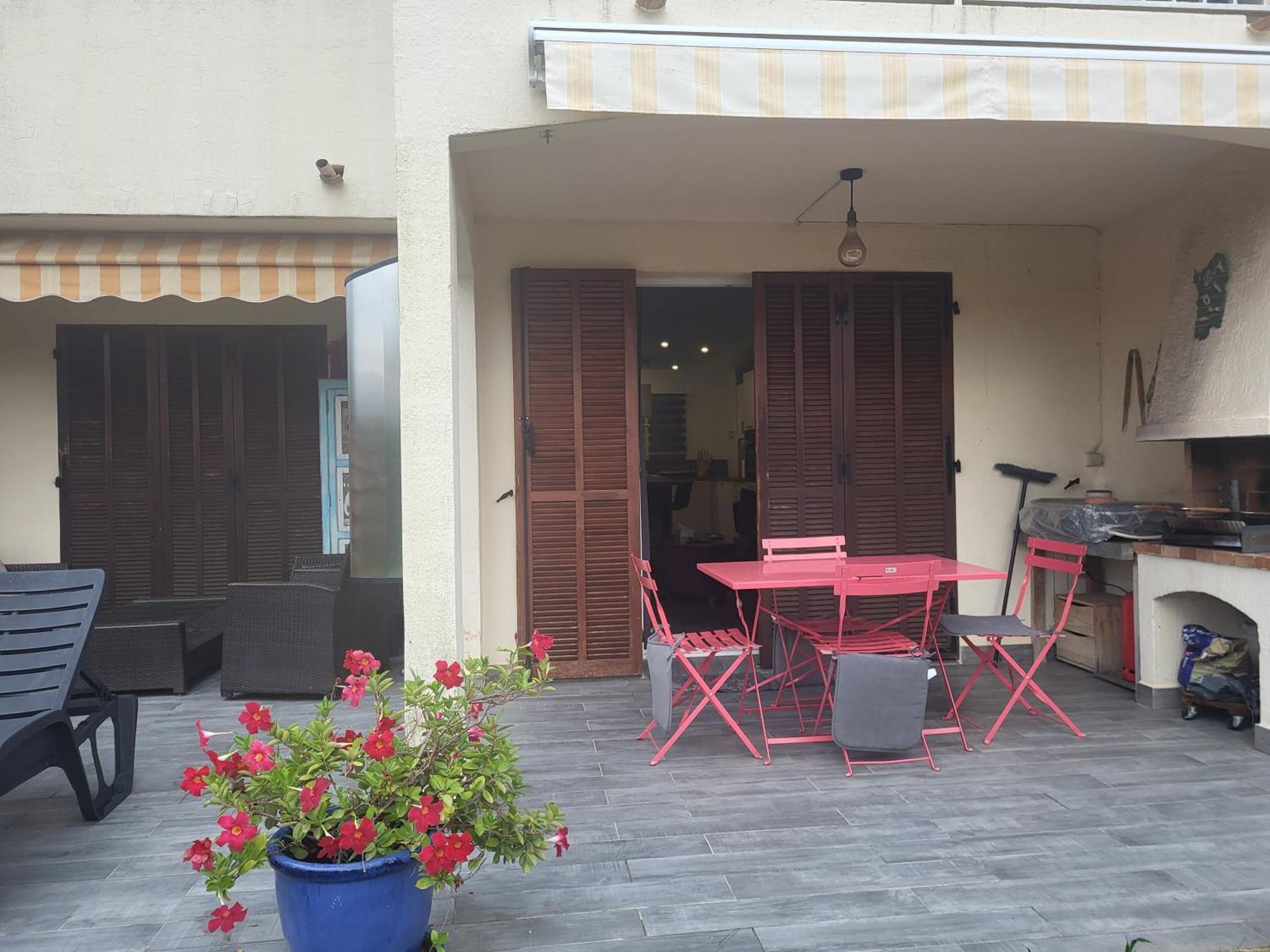 Agay Le Pti Bonheur 60M2 Rez De Jardin, En Bord De Mer Saint-Raphaël エクステリア 写真